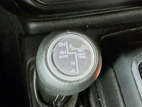 Used 2021 Jeep Gladiator Overland image 20