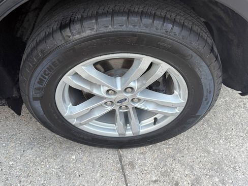 Used 2020 Ford Explorer XLT image 10