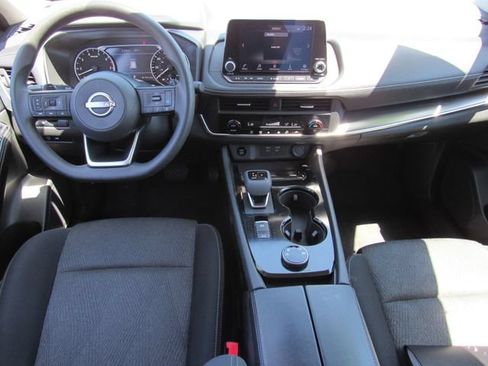 Used 2024 Nissan Rogue SV AWD/4WD image 18