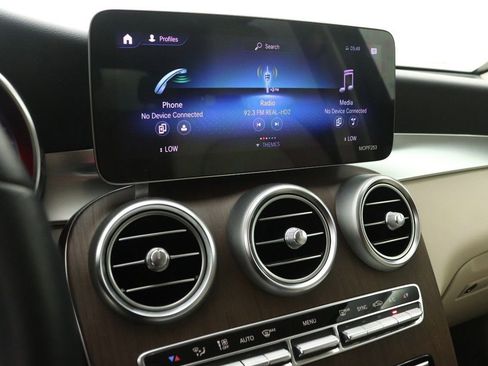 Certified 2022 Mercedes-Benz GLC 300 image 11