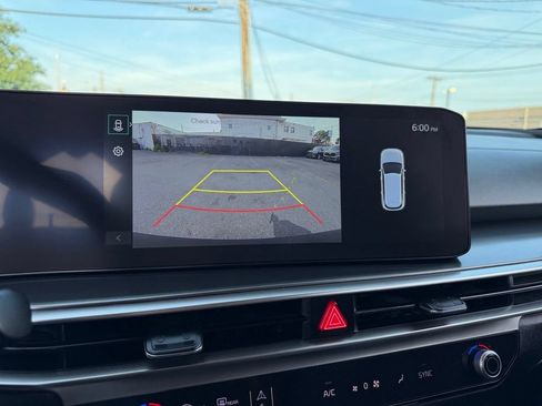 Used 2024 Kia Sorento EX AWD/4WD image 26