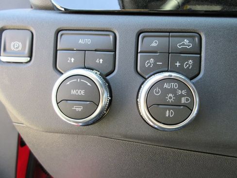 New 2026 GMC Sierra 1500 Elevation w/ Elevation Premium Package AWD/4WD image 17