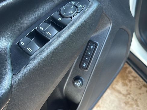 Used 2019 Chevrolet Equinox Premier image 15