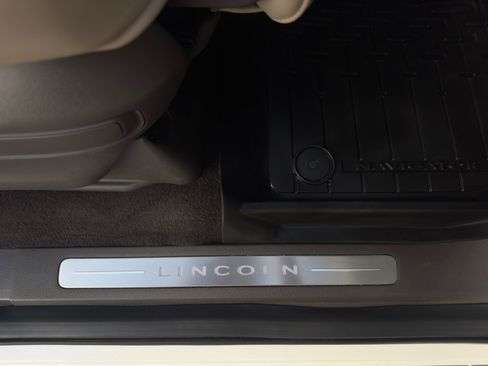 Used 2024 Lincoln Navigator L Reserve image 15