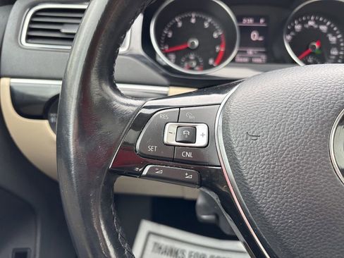 Used 2017 Volkswagen Jetta SEL FWD image 26