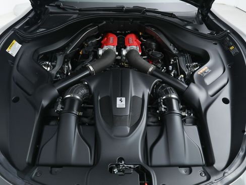 Certified 2025 Ferrari Roma Spider RWD image 23