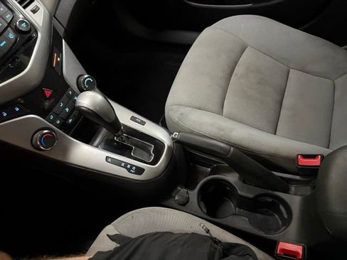 Used 2013 Chevrolet Cruze LT FWD image 30