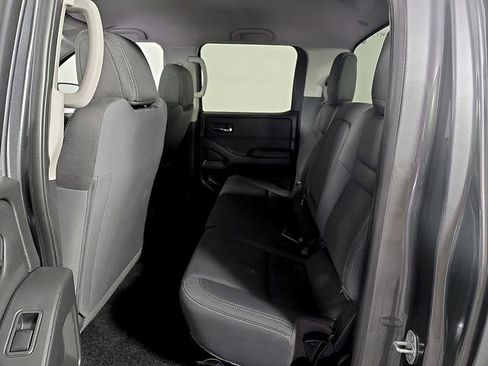 Used 2023 Nissan Frontier SV AWD/4WD image 11