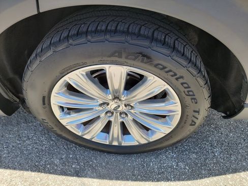 Used 2020 Ford Explorer Limited RWD image 12
