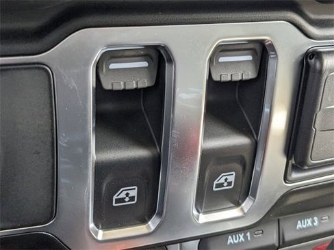 Used 2025 Jeep Wrangler Rubicon image 20