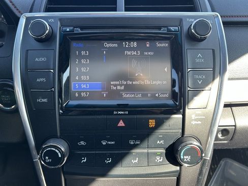 Used 2017 Toyota Camry SE image 20