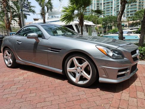 Used 2013 Mercedes-Benz SLK 250 image 17