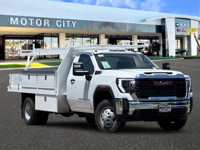 New 2026 GMC Sierra 3500 Pro w/ Convenience Package