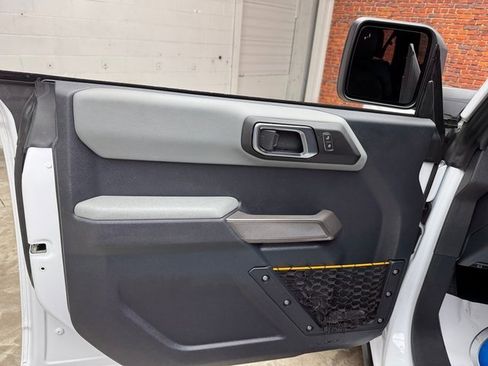 Used 2023 Ford Bronco Badlands image 10