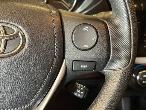 Used 2016 Toyota Corolla LE FWD image 11