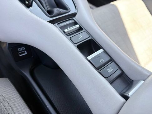 Used 2023 Honda HR-V LX image 20