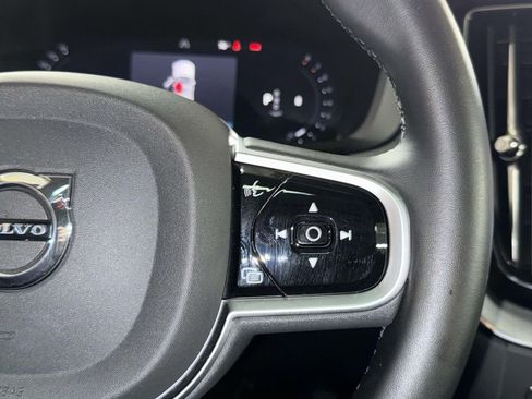Used 2025 Volvo XC60 B5 Plus AWD/4WD image 30
