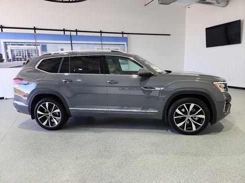 New 2026 Volkswagen Atlas SEL Premium R-Line AWD/4WD image 2