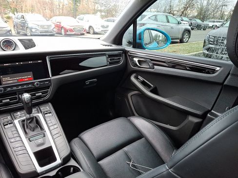 Used 2020 Porsche Macan S image 16