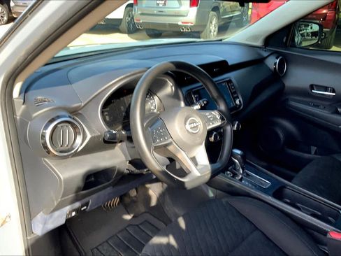 Used 2023 Nissan Kicks SV FWD image 17