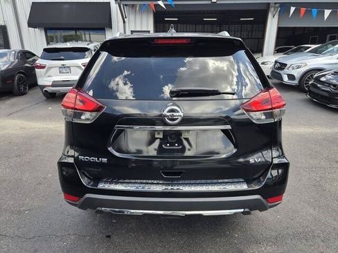 Used 2017 Nissan Rogue SV w/ SV Premium Package FWD image 9