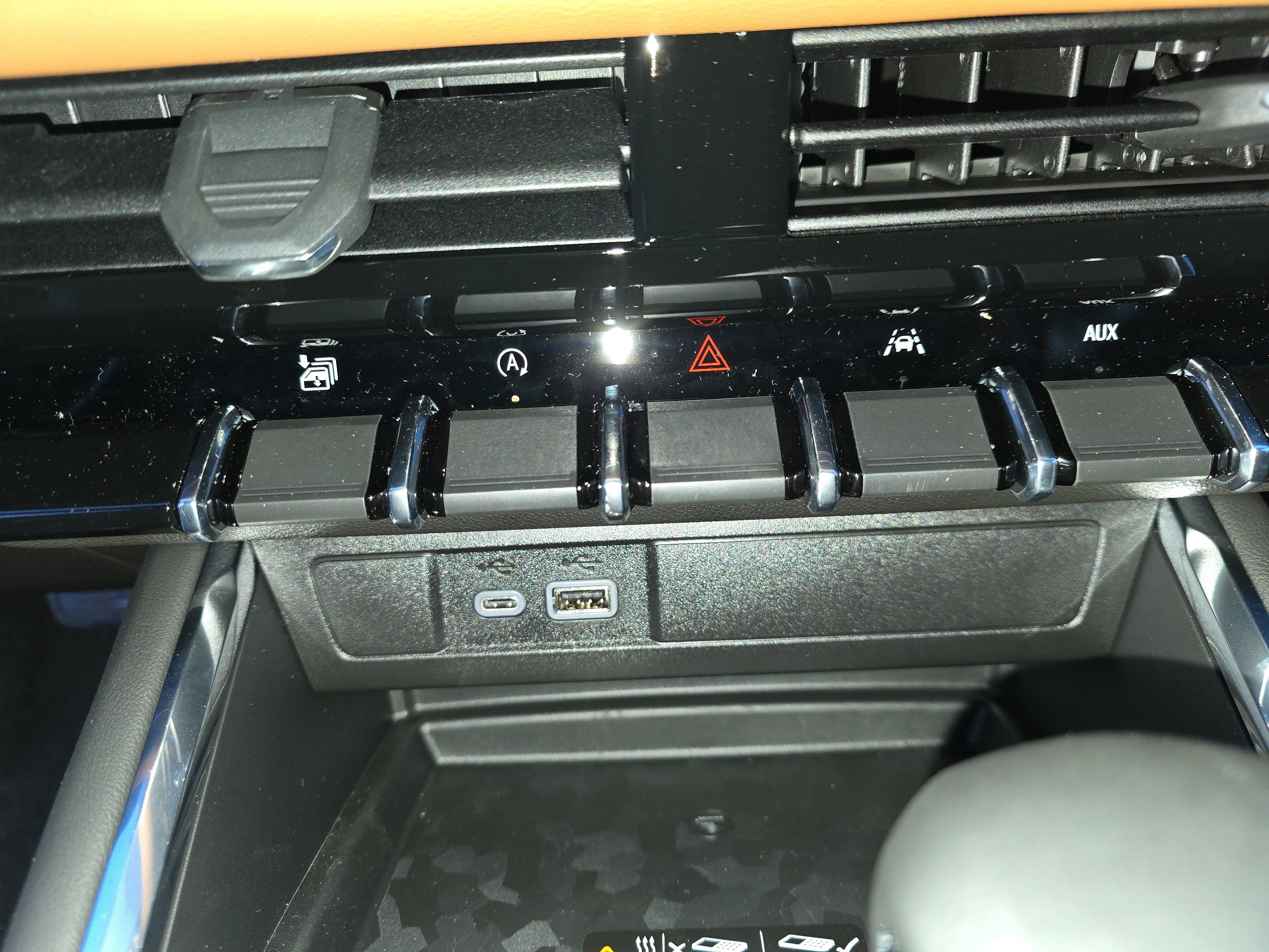 New 2026 GMC Canyon AT4 w/ Technology Plus Package AWD/4WD image 33