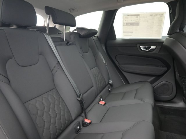 New 2026 Volvo XC60 B5 Core w/ Climate Package AWD/4WD image 33