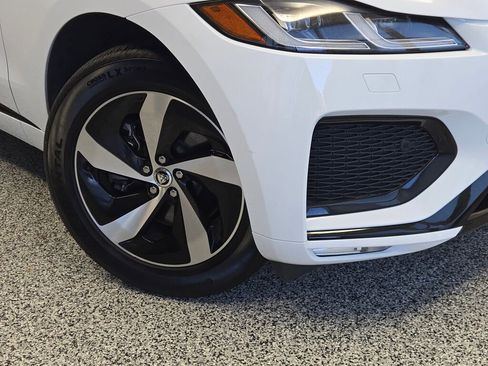 Used 2024 Jaguar F-PACE R-Dynamic S image 3