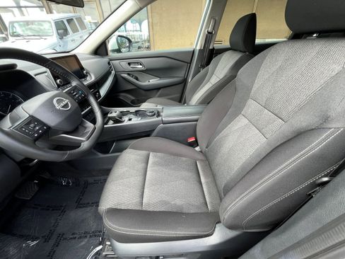 Used 2025 Nissan Rogue SV AWD/4WD image 29