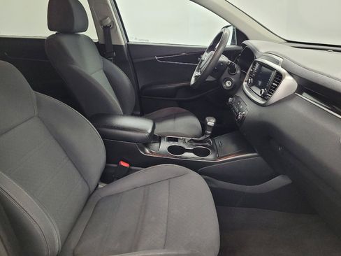 Used 2020 Kia Sorento LX FWD image 21