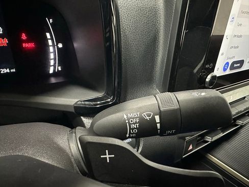 Used 2025 Toyota Camry SE image 22