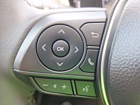 Used 2026 Toyota Corolla Cross LE FWD image 21