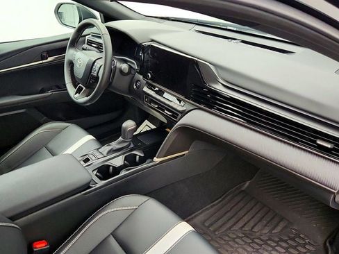 Used 2025 Toyota Camry SE image 22