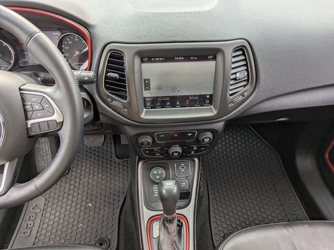 Used 2018 Jeep Compass Trailhawk w/ Navigation Group AWD/4WD image 17