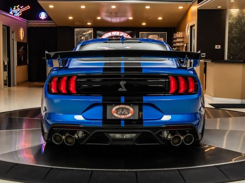 Used 2020 Ford Mustang Shelby GT500 w/ Carbon Fiber Track Pack RWD image 14