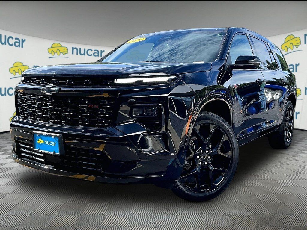Used 2024 Chevrolet Traverse RS w/ LPO, Floor Liner Package AWD/4WD image 3