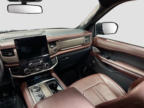 Used 2024 Ford Expedition Max Limited image 25