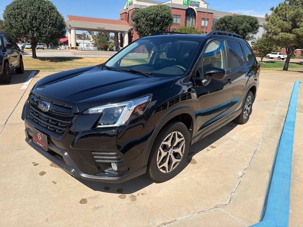 Used 2023 Subaru Forester Premium AWD/4WD image 2