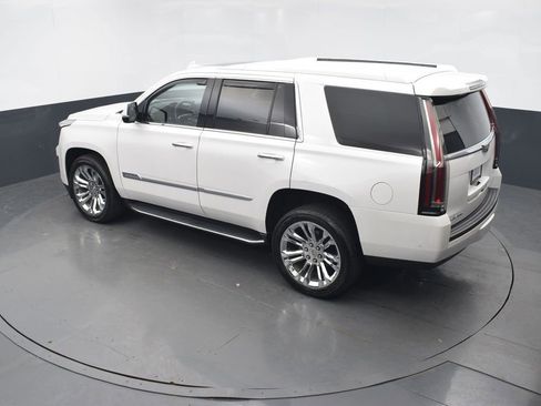 Used 2020 Cadillac Escalade Luxury w/ LPO, Radiant Package AWD/4WD image 45