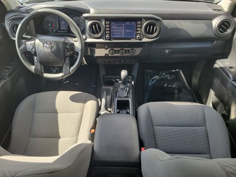 Used 2022 Toyota Tacoma SR w/ SR Convenience Package RWD image 17