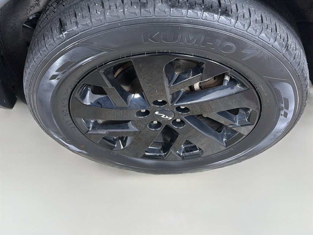 Used 2023 Kia Sorento S AWD/4WD image 31