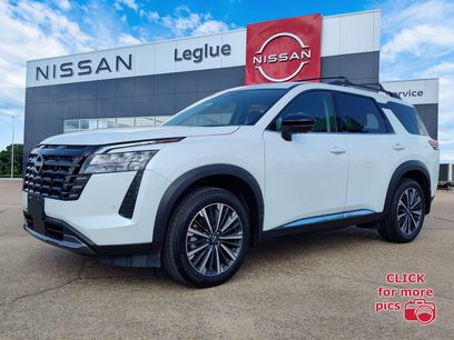 New 2026 Nissan Pathfinder Platinum w/ Cargo Package