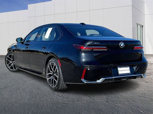 Used 2025 BMW 740i xDrive 740i xDrive image 3