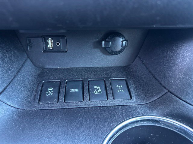 Used 2016 Toyota Highlander LE AWD/4WD image 22