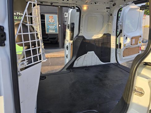 Used 2017 Ford Transit Connect XL image 29