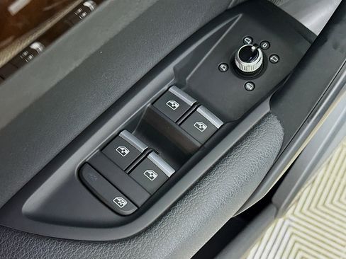 Used 2018 Audi Q5 2.0T Premium Plus w/ Premium Plus Package image 18