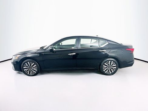 Used 2024 Nissan Altima 2.5 SV image 4