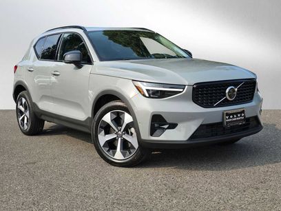 New 2026 Volvo XC40 B5 Plus w/ Protection Package Premier