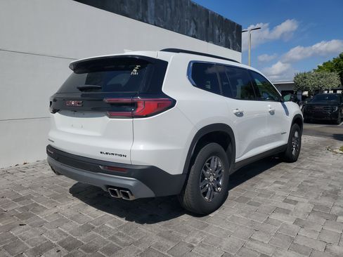 Used 2025 GMC Acadia Elevation image 6