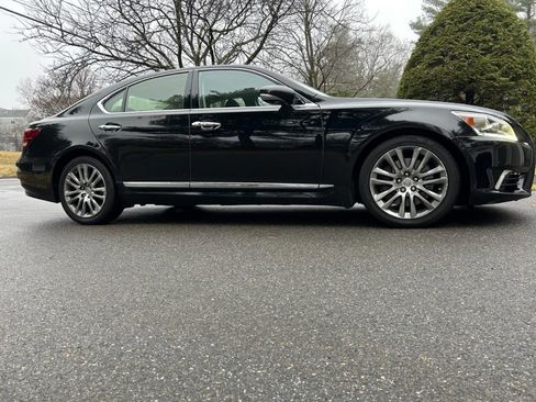 Used 2013 Lexus LS 460 AWD w/ Comfort Pkg image 16